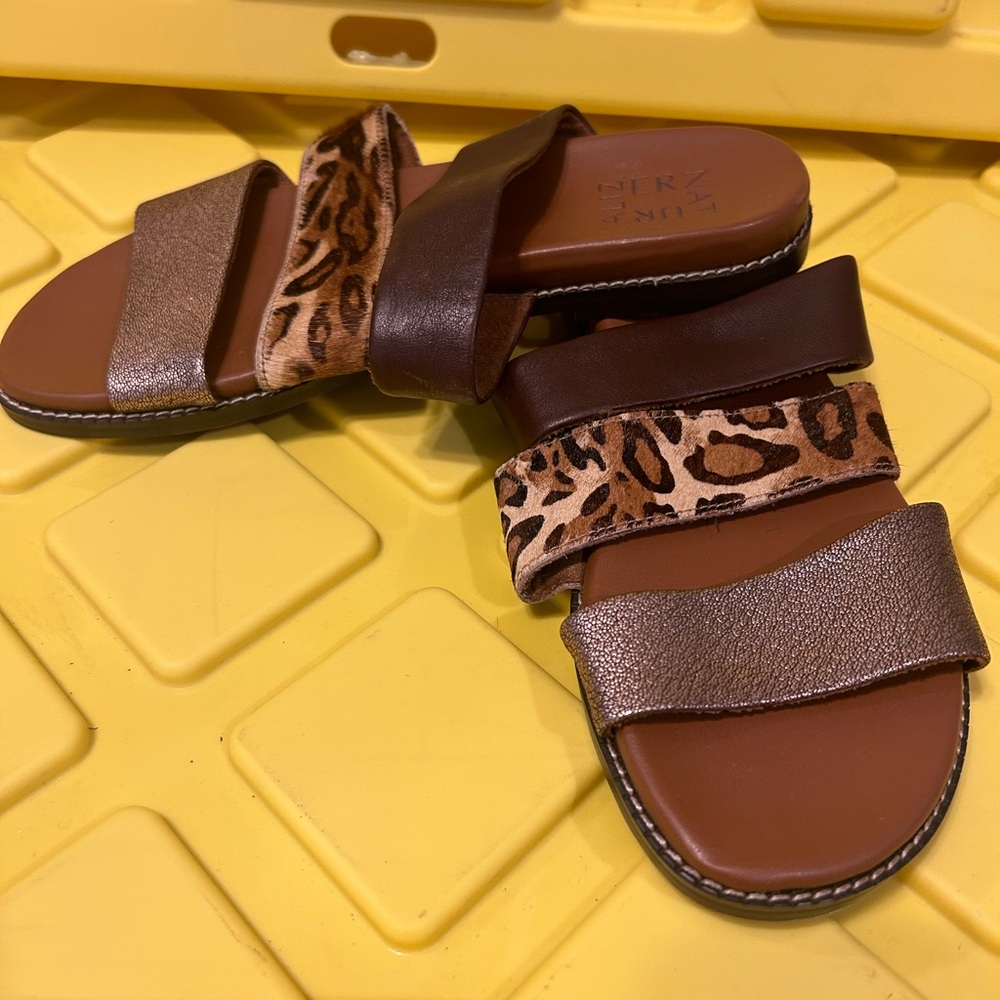 Naturalizer Size 5.5 Brown Animal print Leather Slip on Sandals NWOT